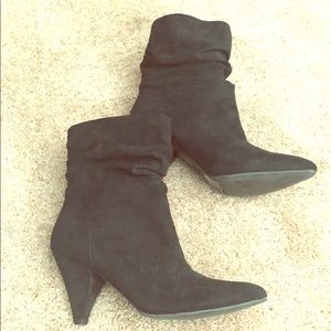 Suede ankle healed boots